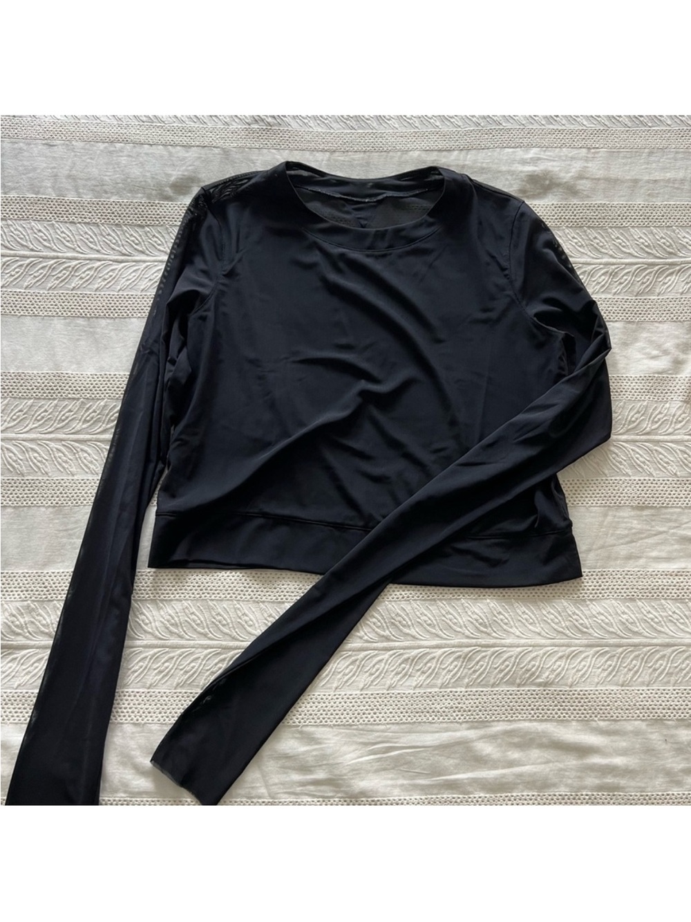 ALO Yoga Mesh Long Sleeve in Black Size Small